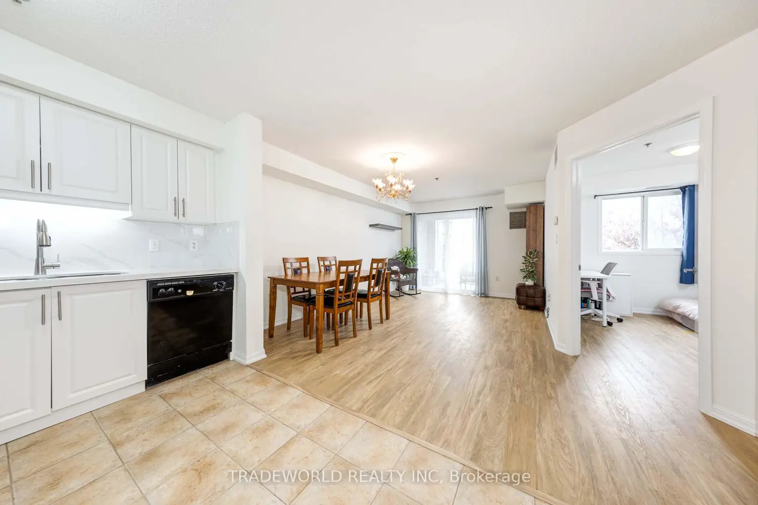 5225 Finch Avenue 201