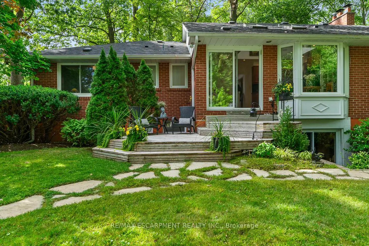 Additional image 18 of 1373 Queen Victoria Avenue