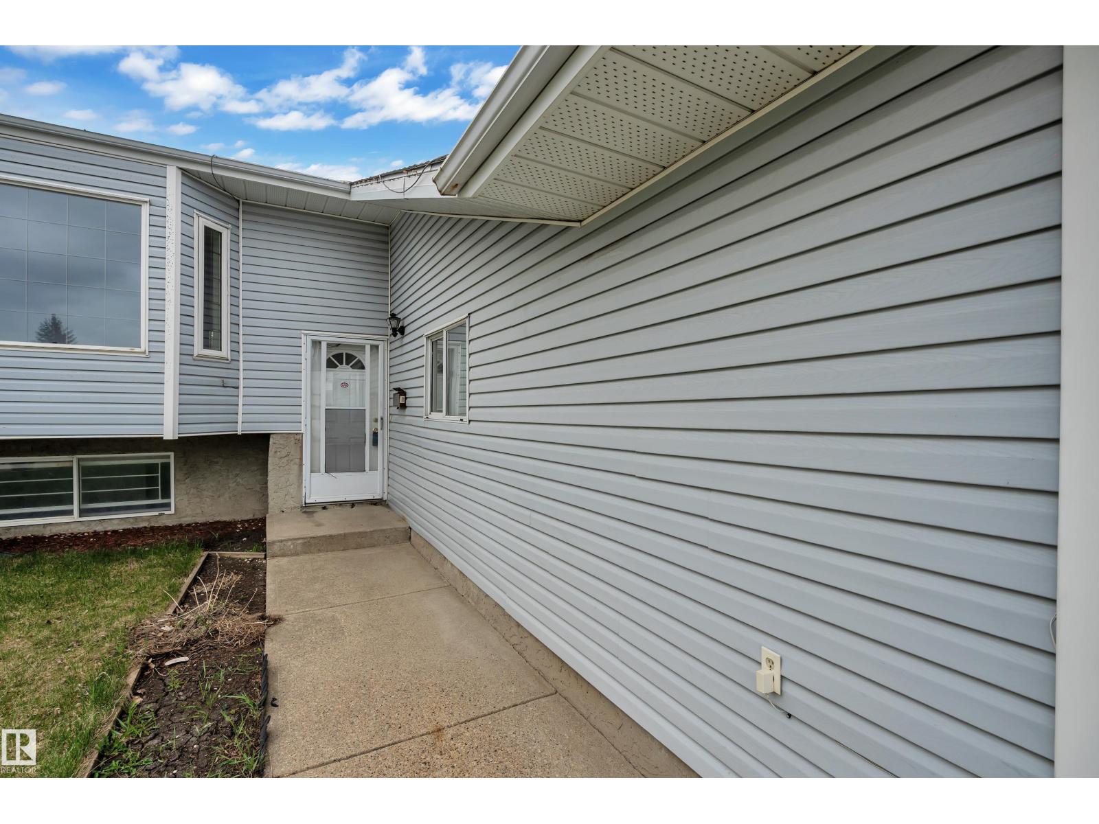 Additional image 5 of 3227 145 Avenue NW, Edmonton, AB, T5Y2E9