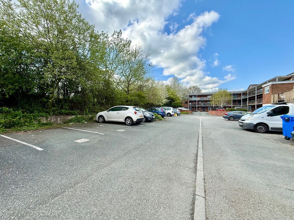Additional image 10 of 3 bed flat to rentTwinnies Road, Wilmslow SK9