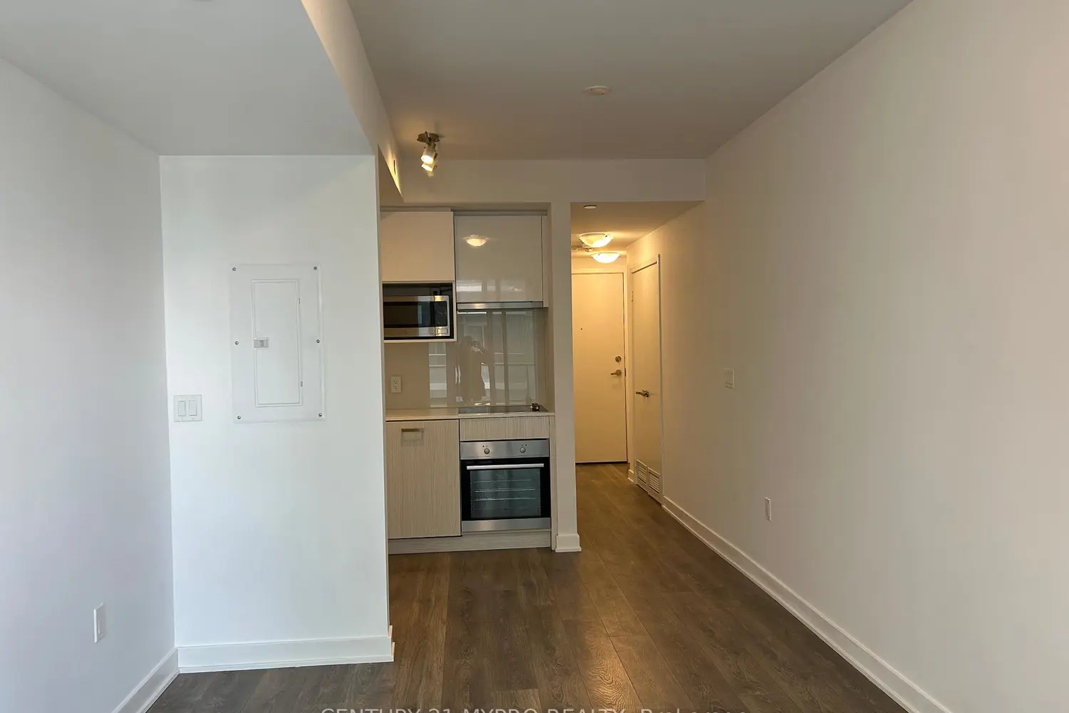 Additional image 5 of 195 Redpath Avenue 2714