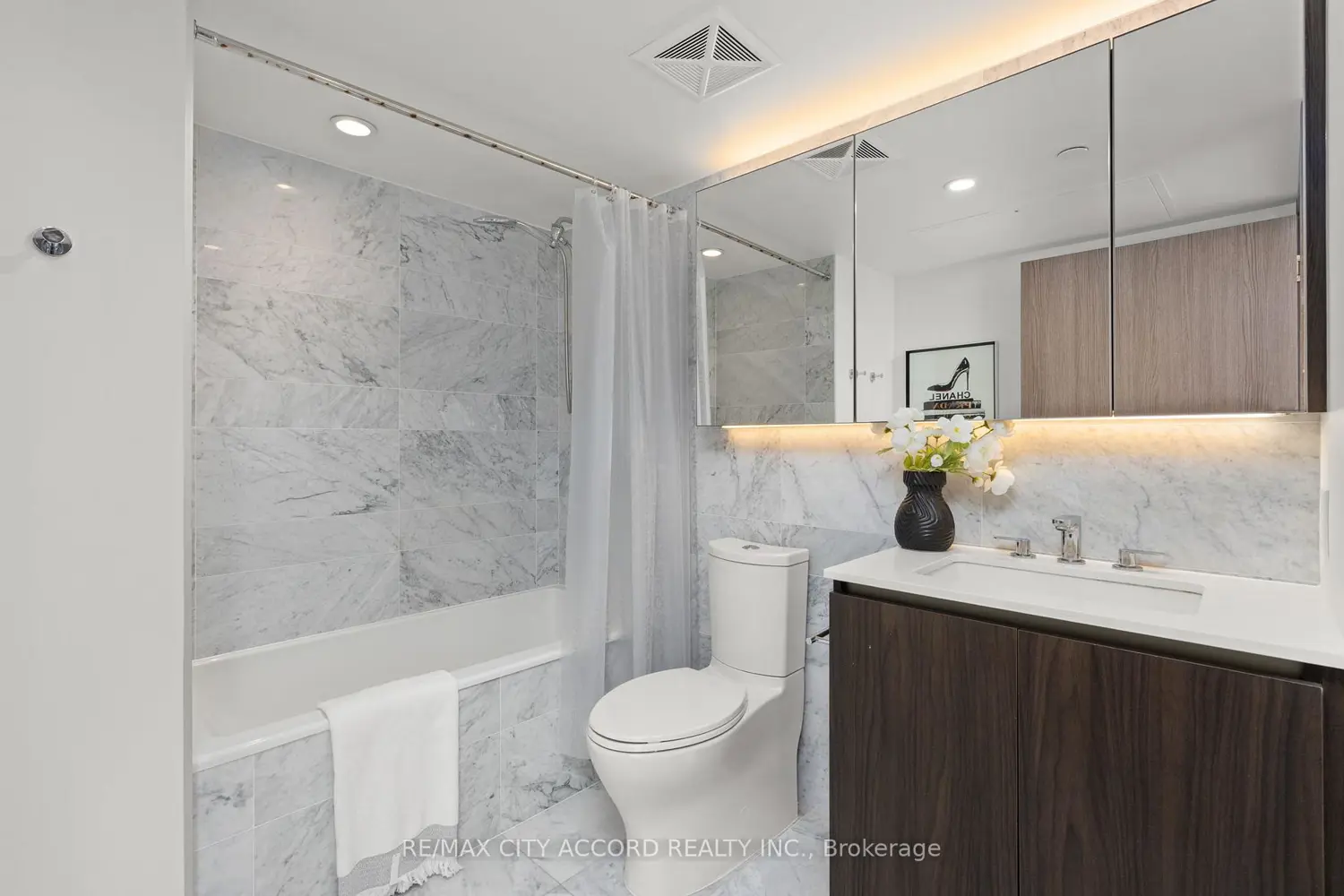 Additional image 15 of 17 Bathurst Street 2015