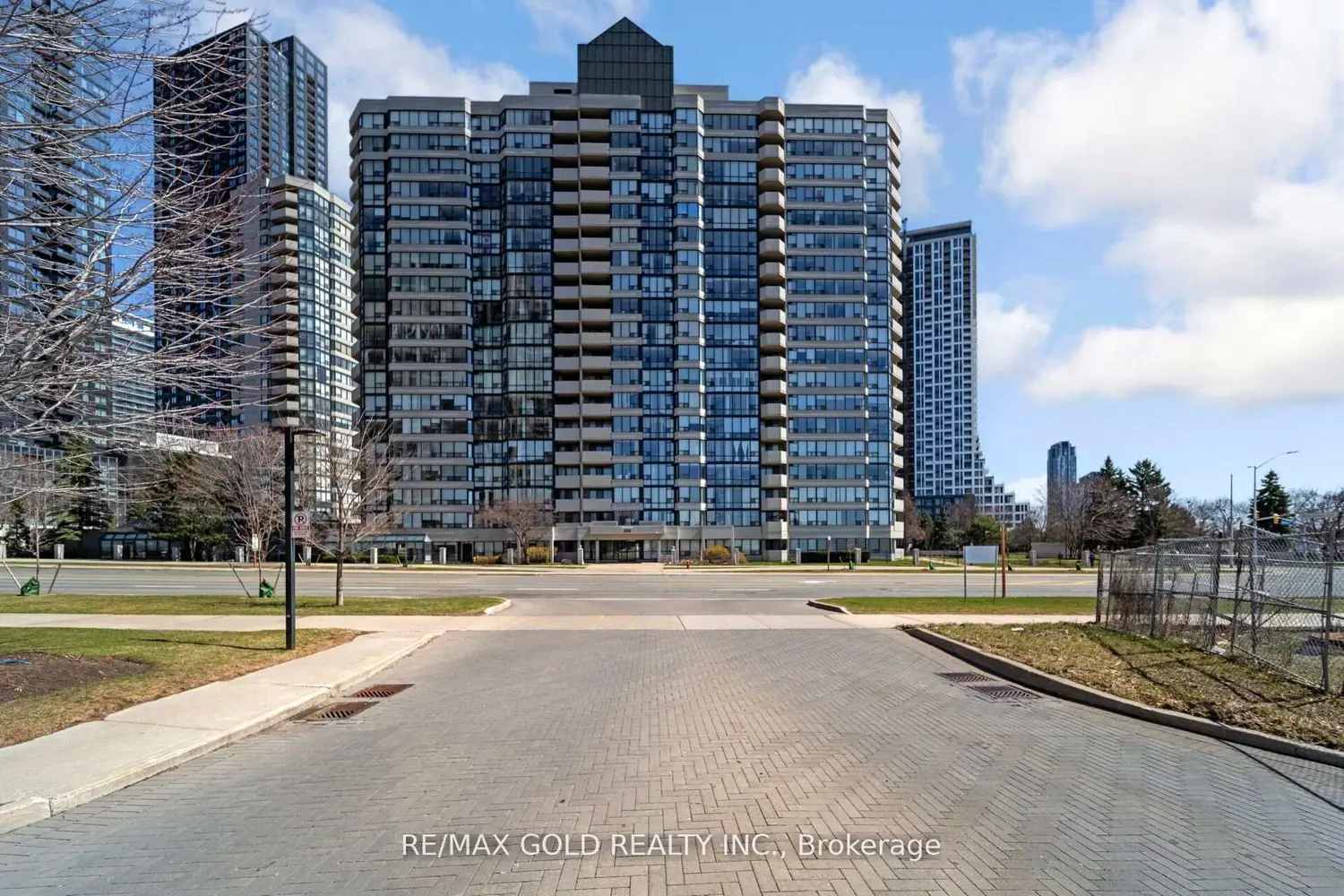 350 Rathburn Road 1406