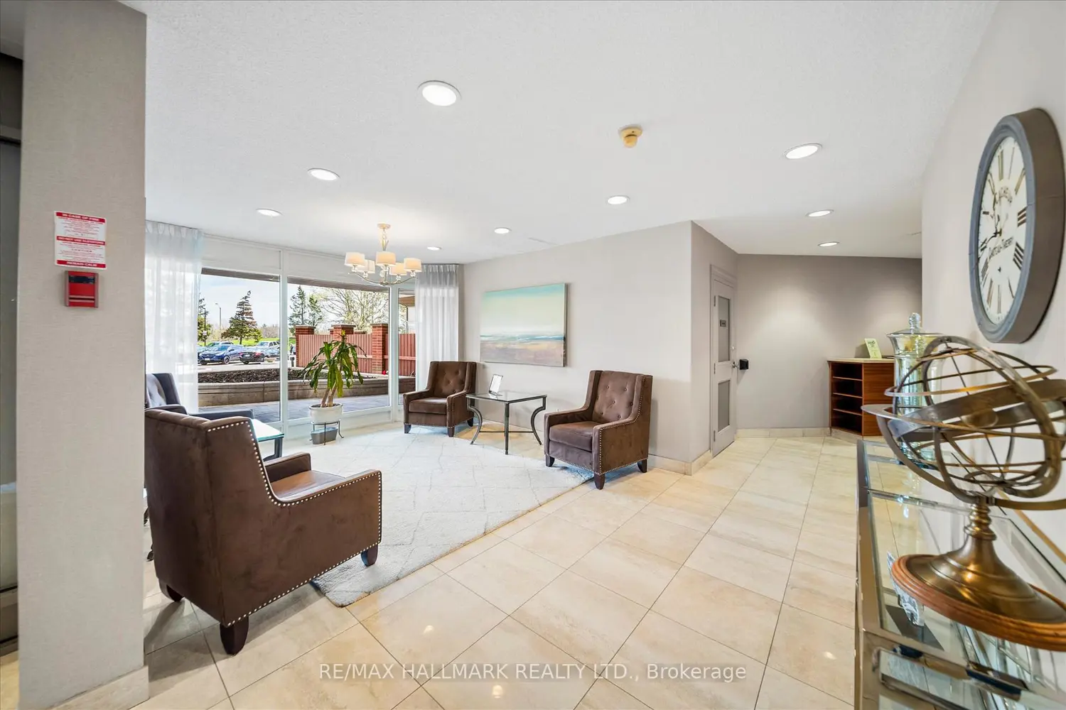 20 Dean Park Road 902