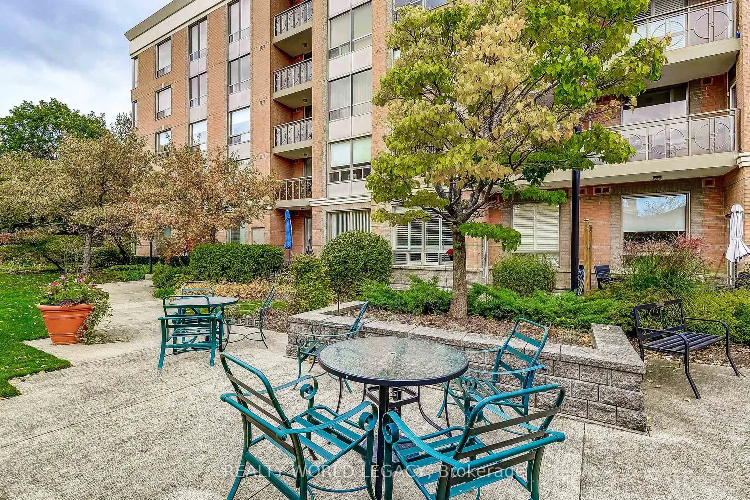 Additional image 18 of 100 Burloak Drive 1201