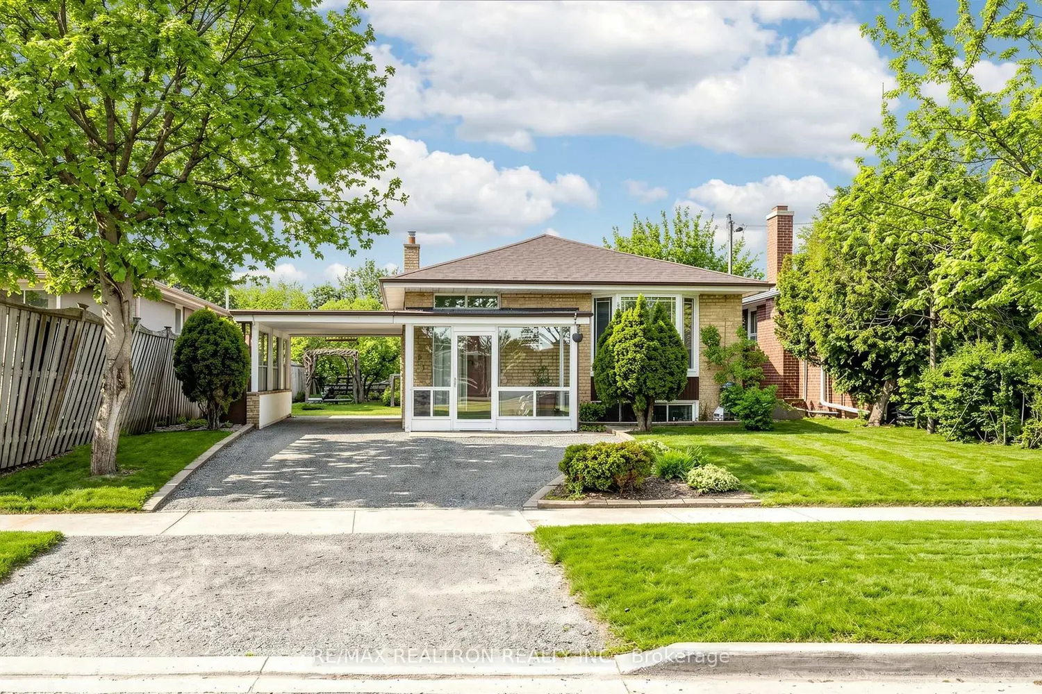 950 Mccowan Road