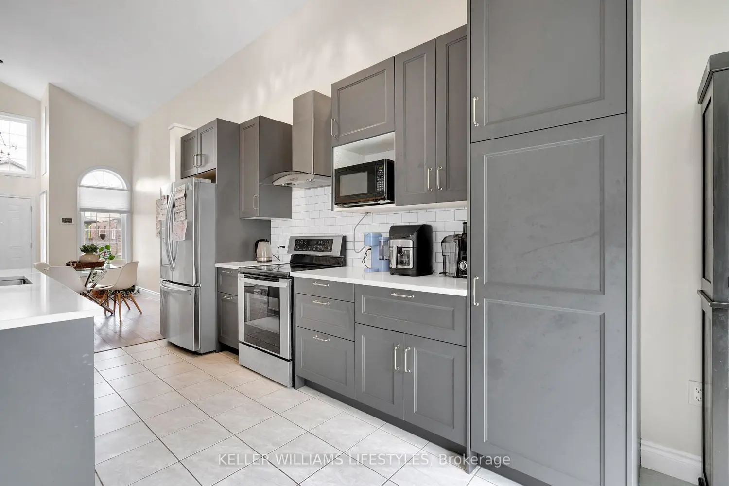 3270 Singleton Avenue 18
