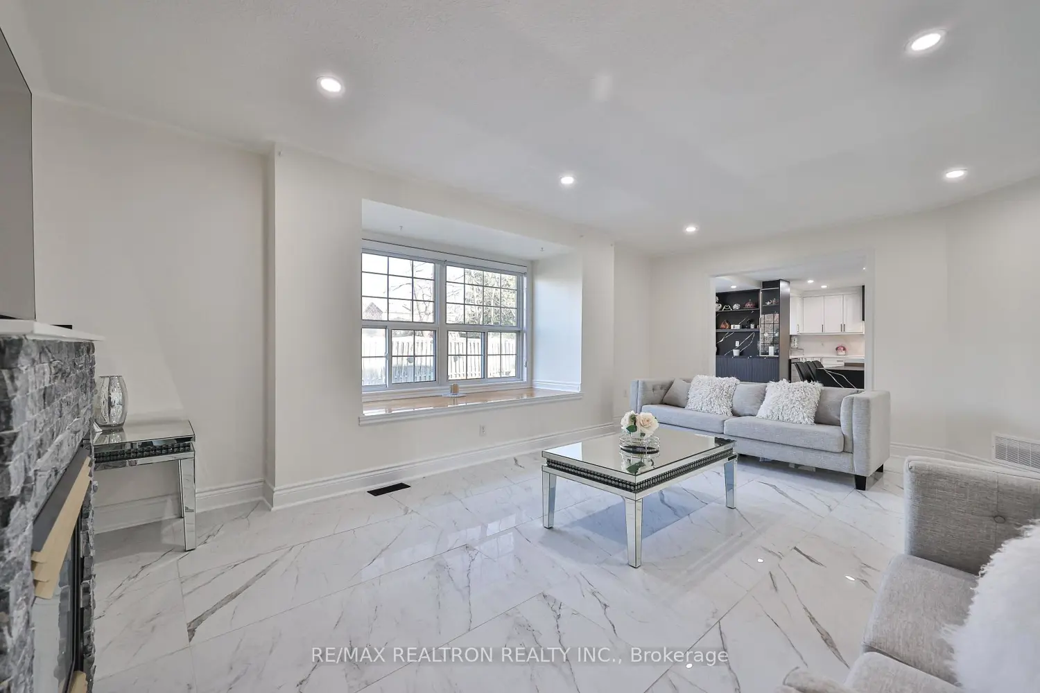 25 Highcastle Avenue photo 3