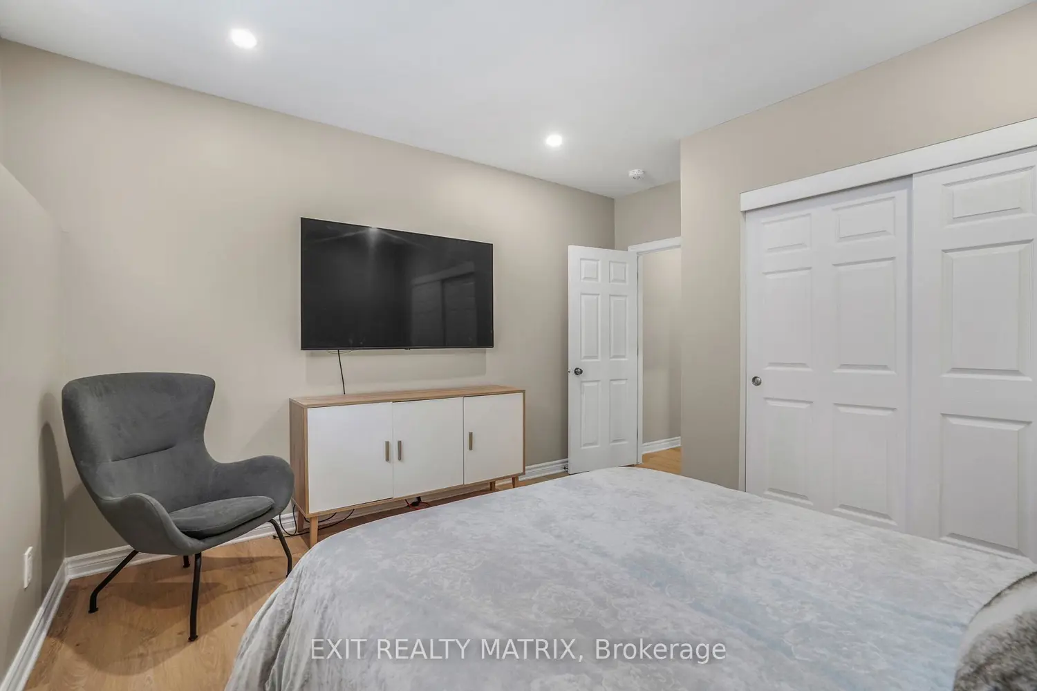 Additional image 17 of 403 Centenaire Street