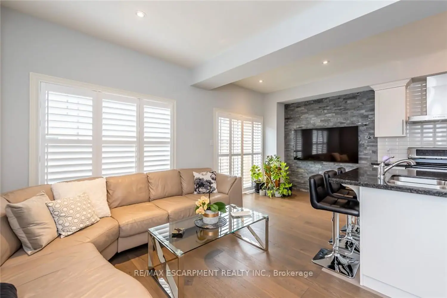 Additional image 7 of 98 Shoreview Place 42
