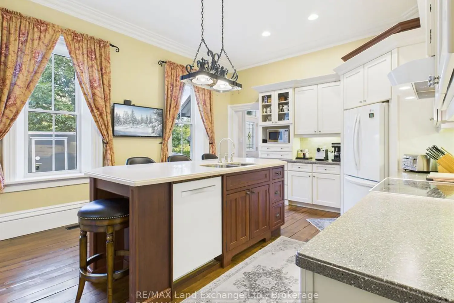 276 Durham Street photo 3