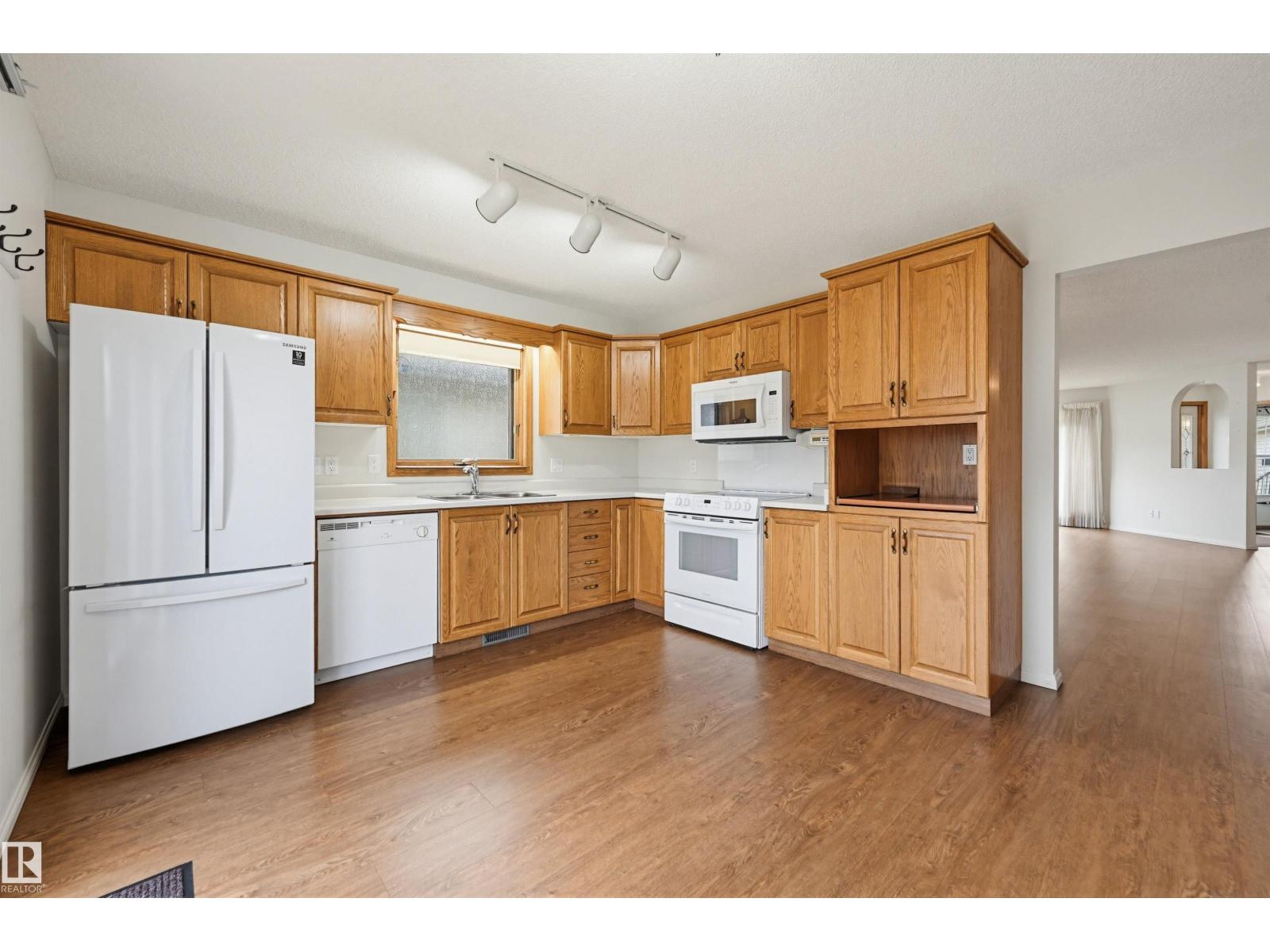 Additional image 3 of 604 Revell Wynd NW, Edmonton, AB, T6R2H9