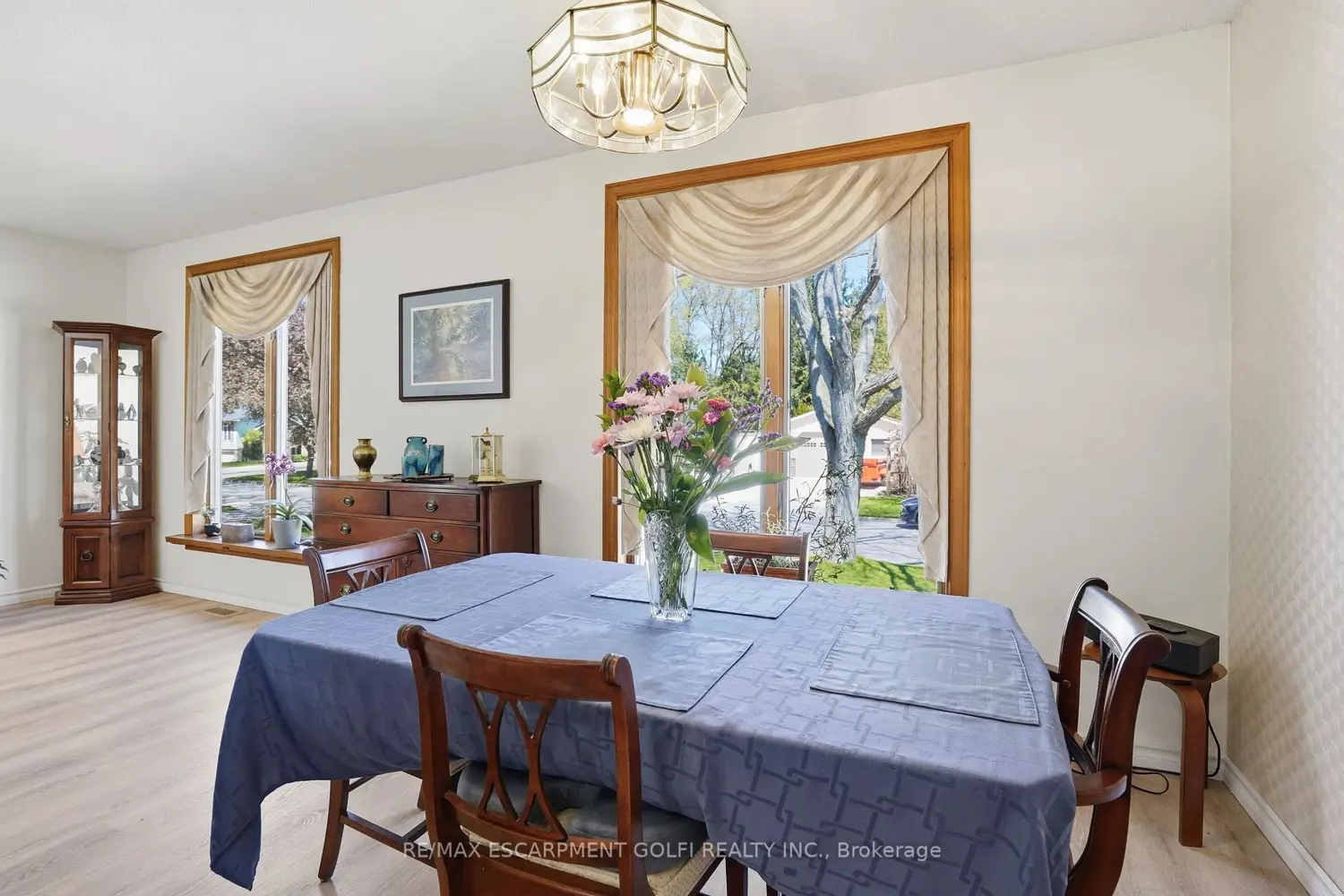 Additional image 7 of 13 Fallingbrook Drive