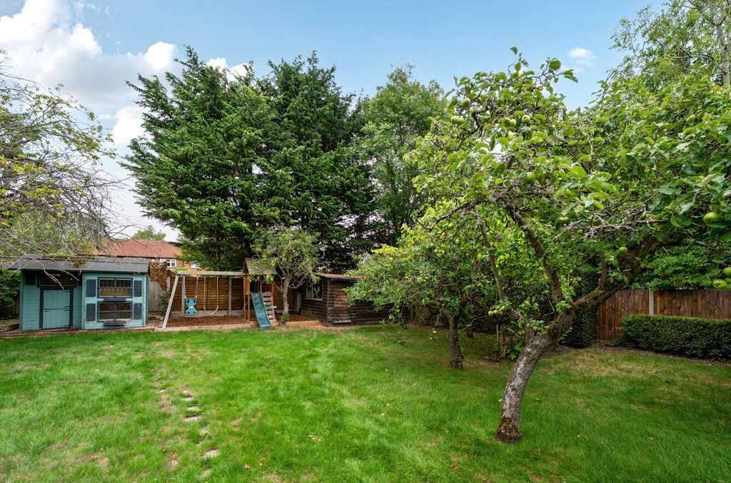 Additional image 20 of 5 bed detached house to rentClarendon Way, Chislehurst BR7