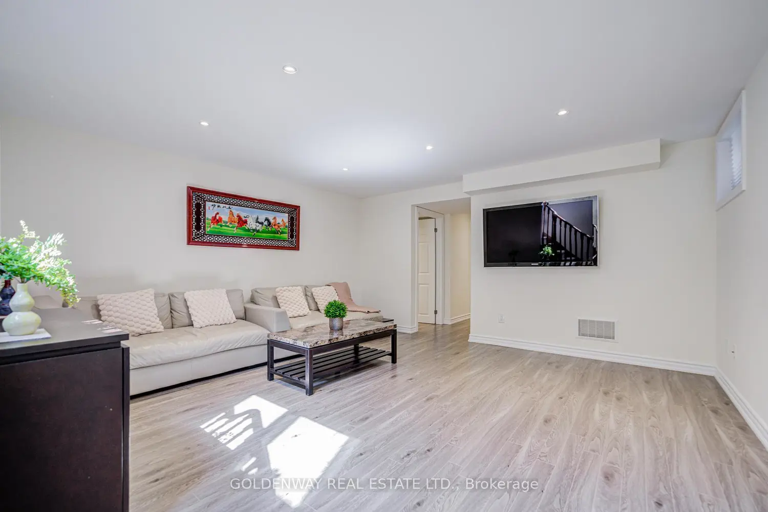 Additional image 15 of 9 Duke Of Cornwall Drive