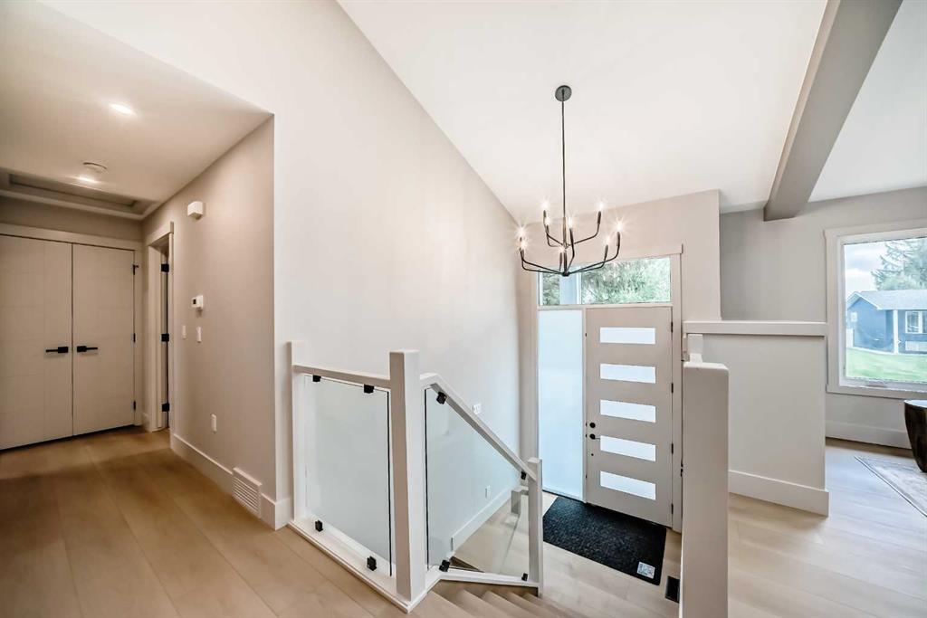 Additional image 2 of 1115 Lake Wapta Road SE, Calgary, AB, T2J 2P3