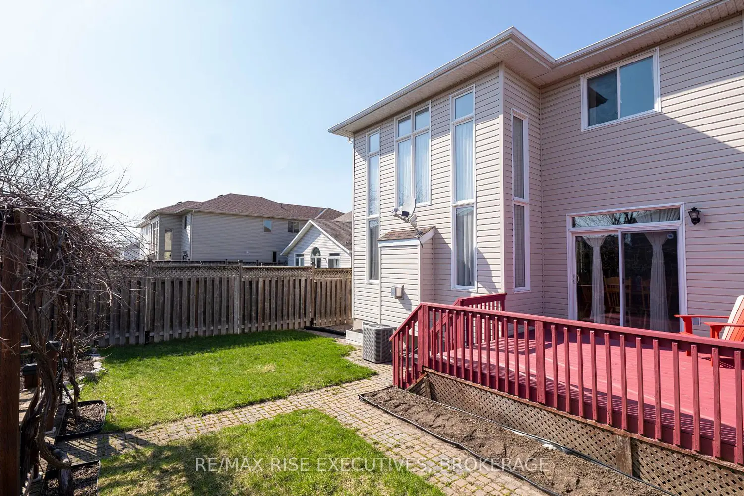Additional image 18 of 1405 Crossfield Avenue