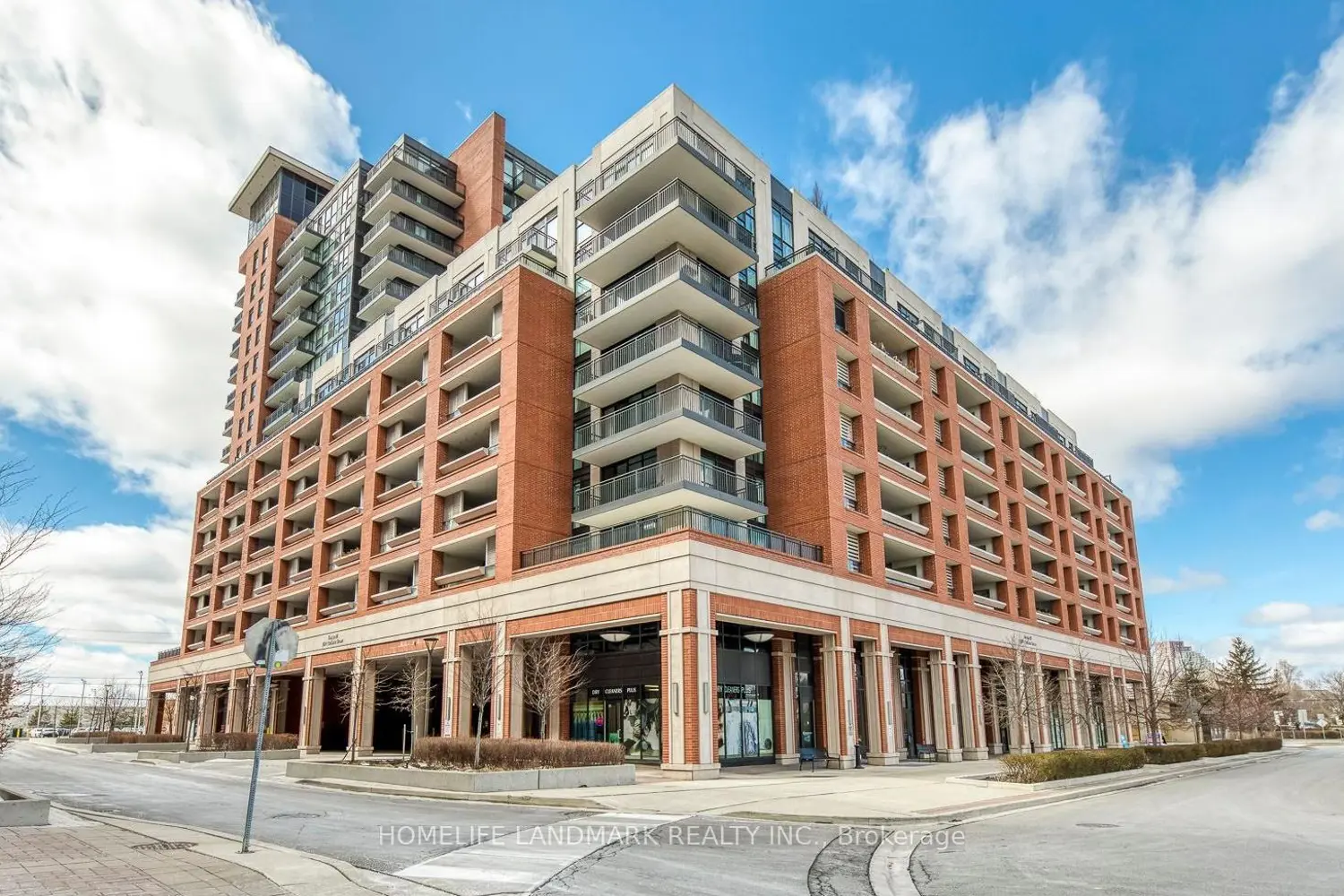 3091 Dufferin Street 208