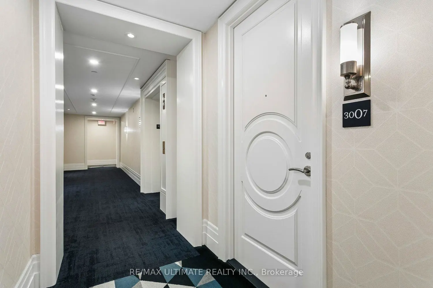 88 Blue Jays Way 3007