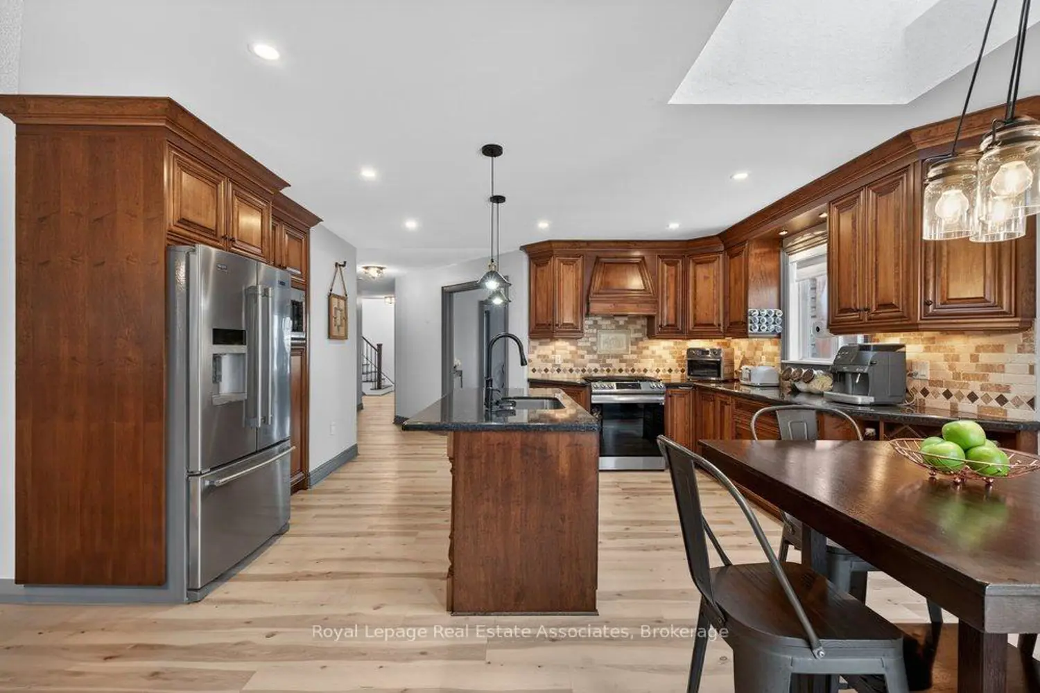 Additional image 4 of 84 Loon Avenue