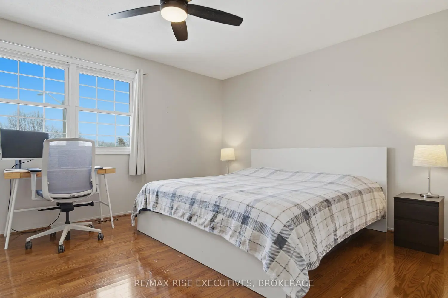 Additional image 8 of 1037 Hickorywood Crescent