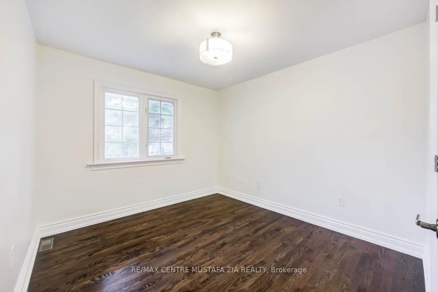 Additional image 13 of 561 Wingrove Crescent