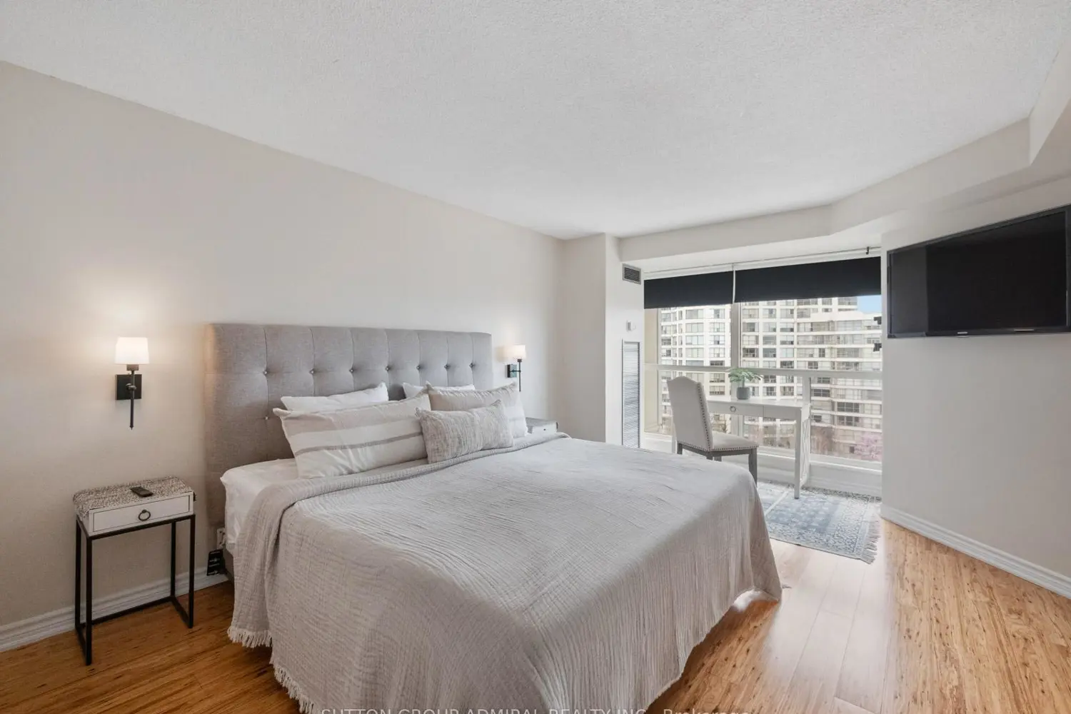 2267 Lake Shore Boulevard 723 photo 3