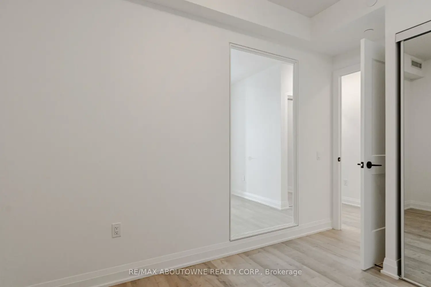 Additional image 14 of 50 George Butchart Drive 814