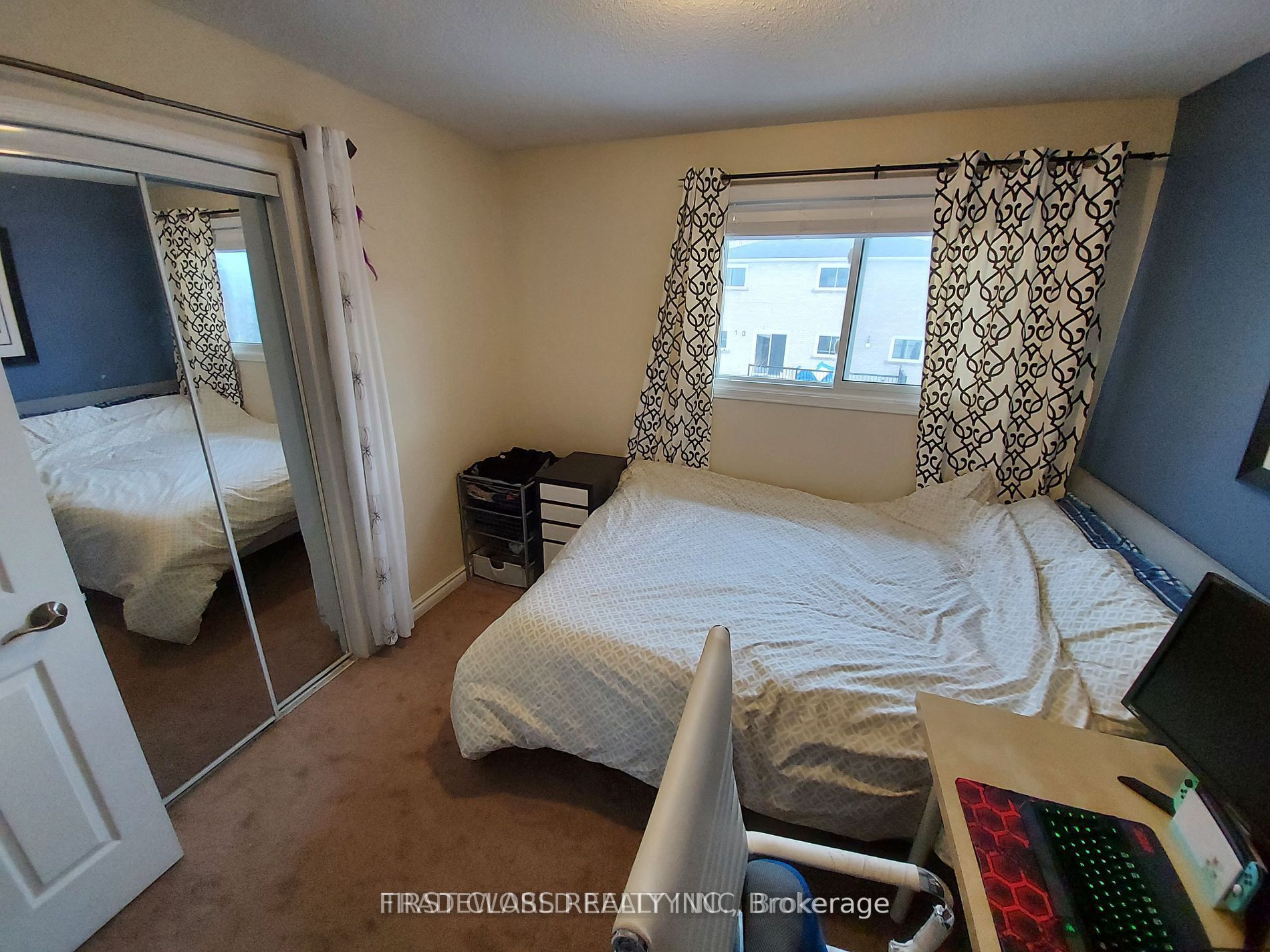 Additional image 2 of 880 Leslie Valley Drive, Newmarket, ON, L3Y 7G9