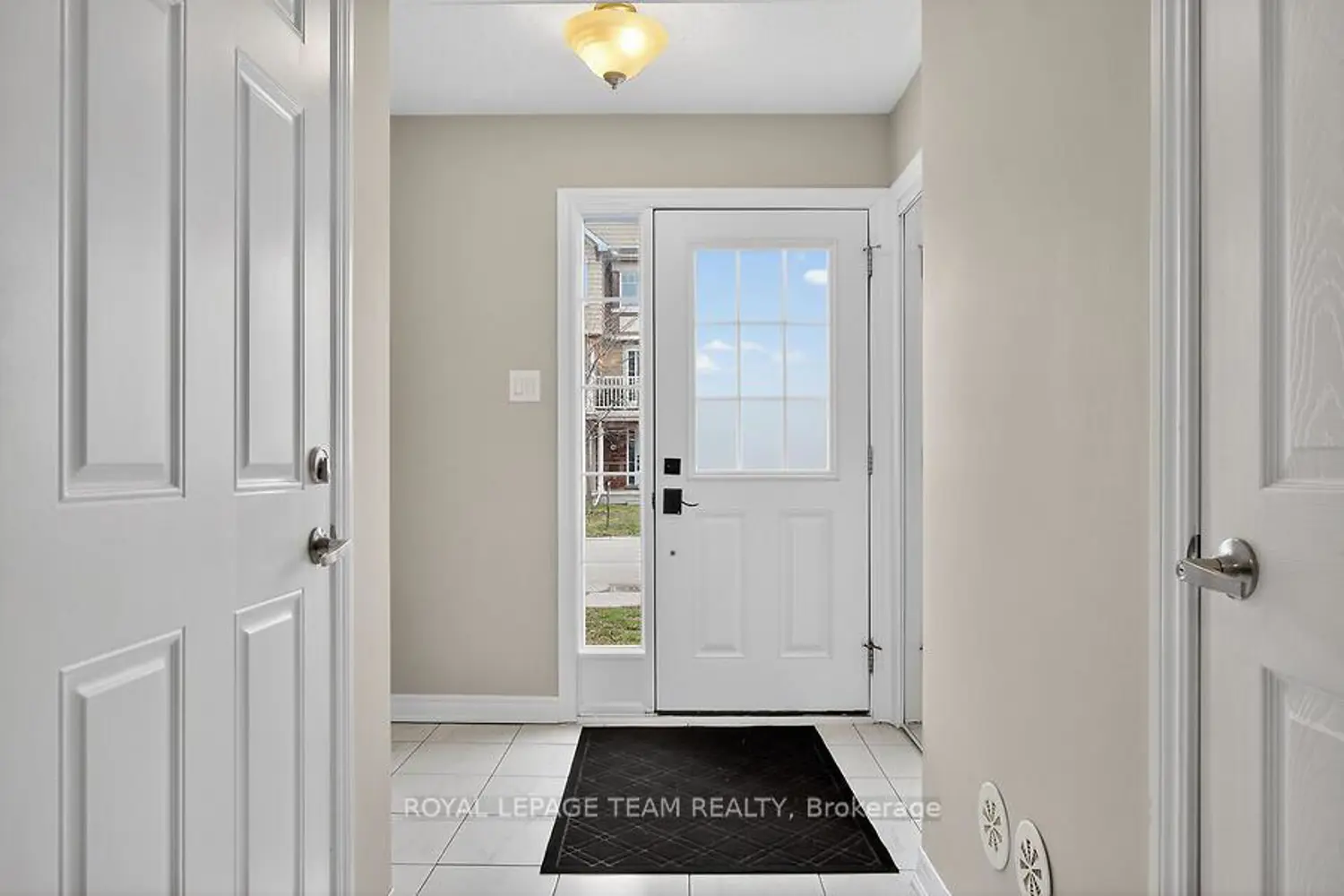 127 Grenadine Street photo 2