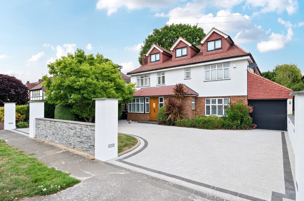 Additional image 22 of 5 bed detached house to rentClarendon Way, Chislehurst BR7