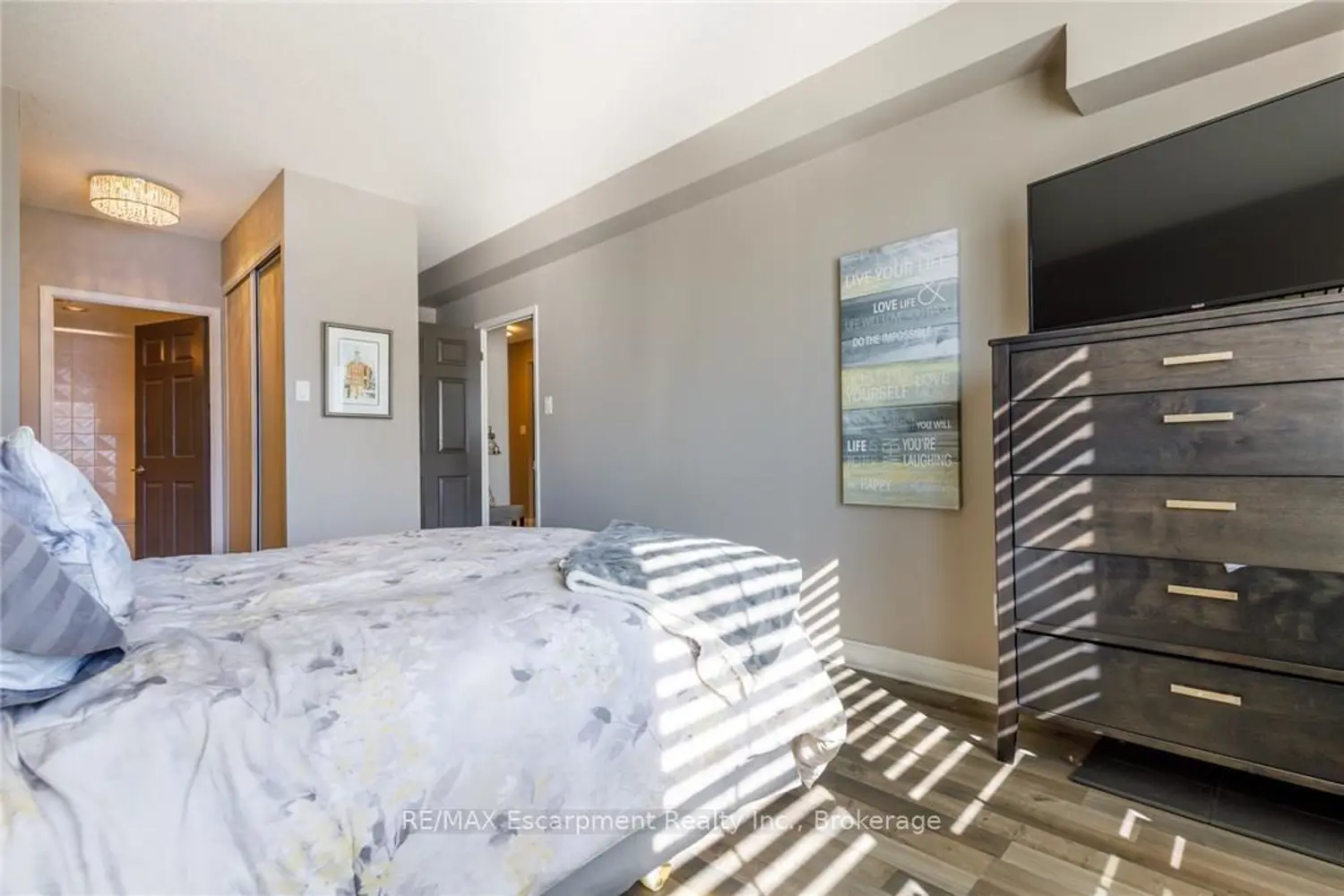 Additional image 11 of 430 Pearl Street 408