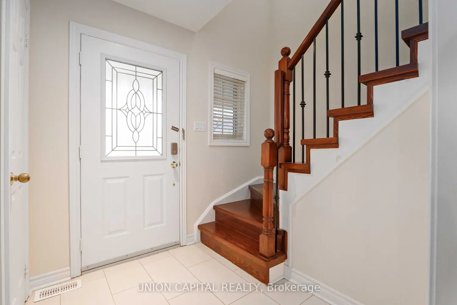 Additional image 11 of 25 Maple Ridge Crescent