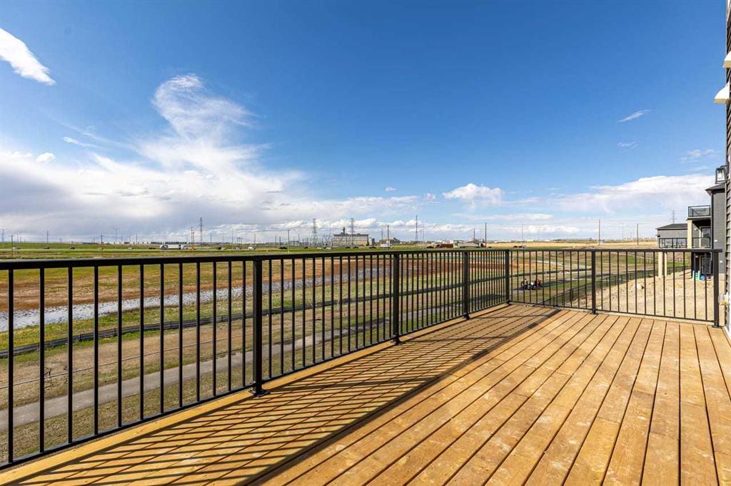 Additional image 4 of 127 Corner Glen Grove NE, Calgary, AB, T3N 2S3