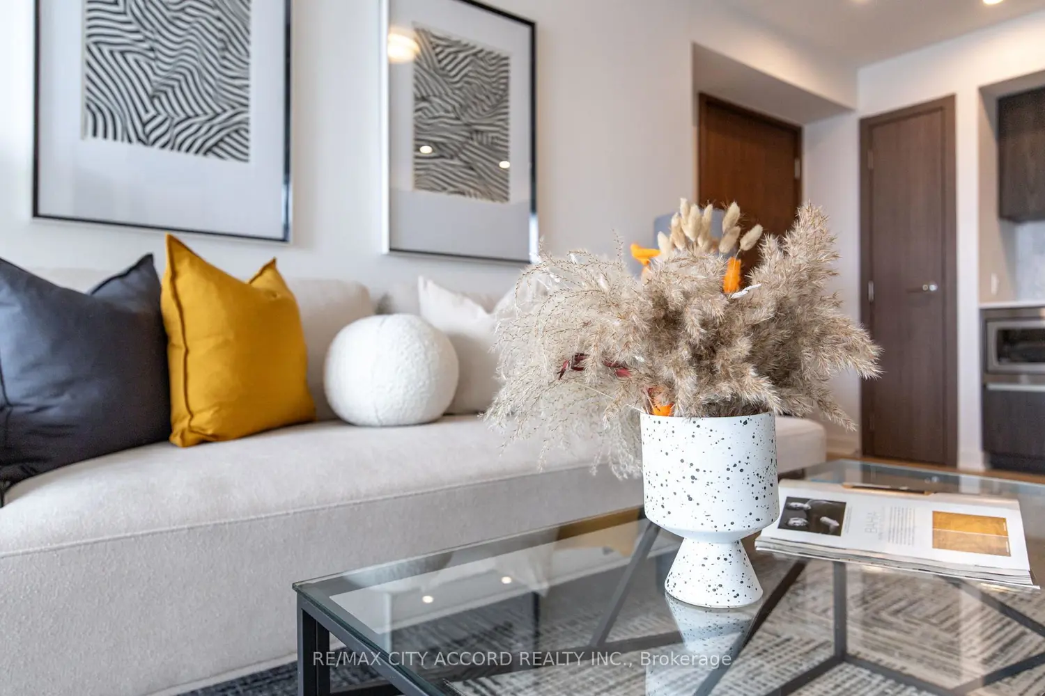 Additional image 16 of 17 Bathurst Street 2015