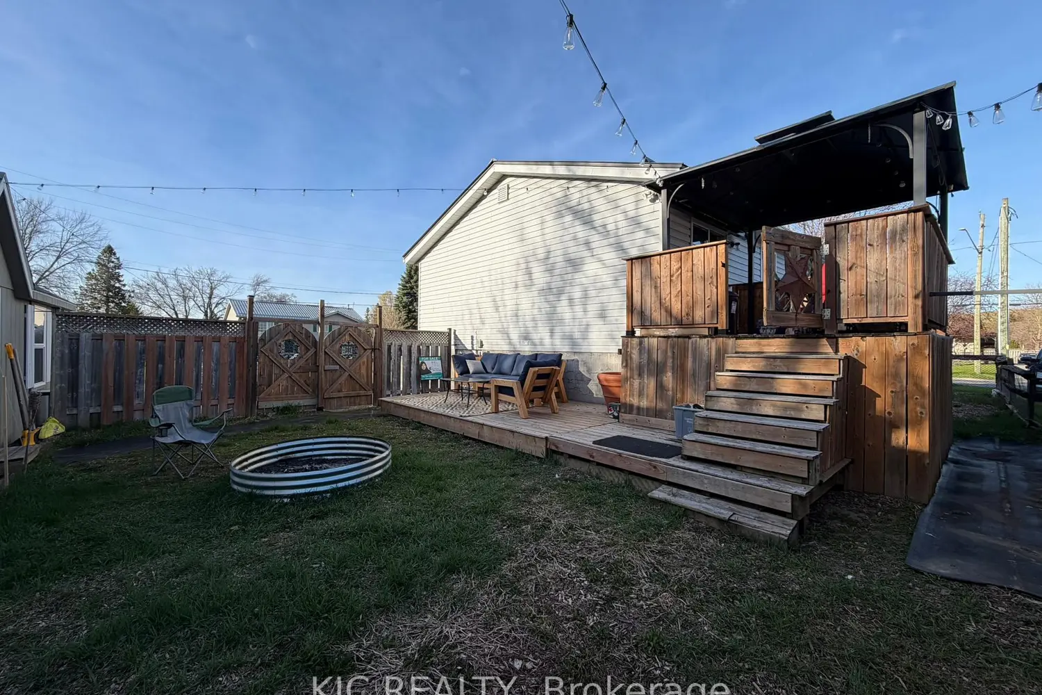 3 Creekside Drive photo 5
