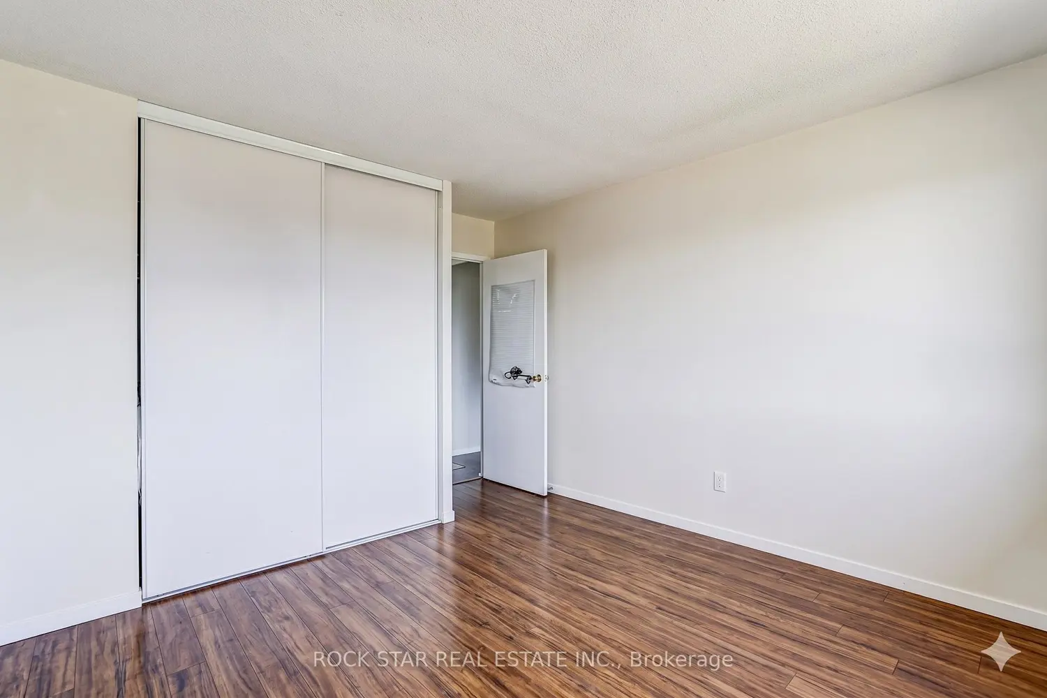 Additional image 14 of 10 Sunny Glenway 708
