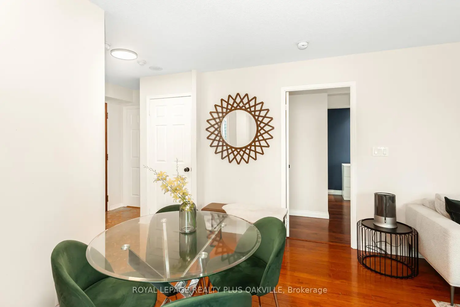 Additional image 9 of 7 Michael Power Place Lph07