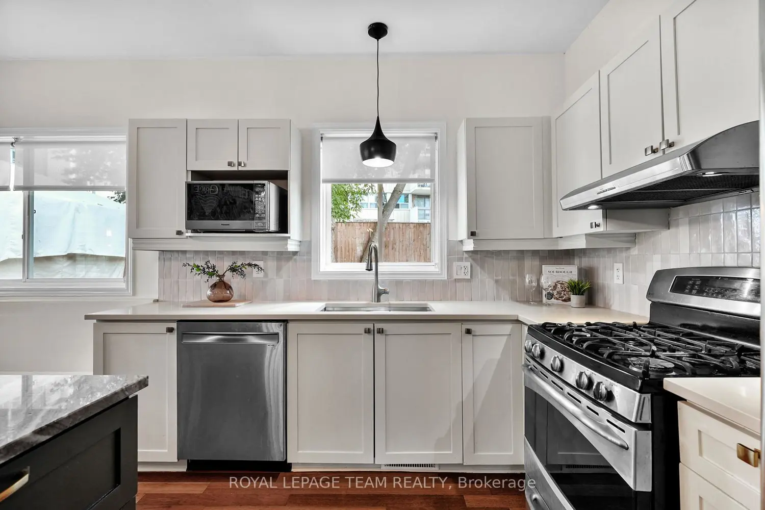 2122 Saunders Avenue photo 4