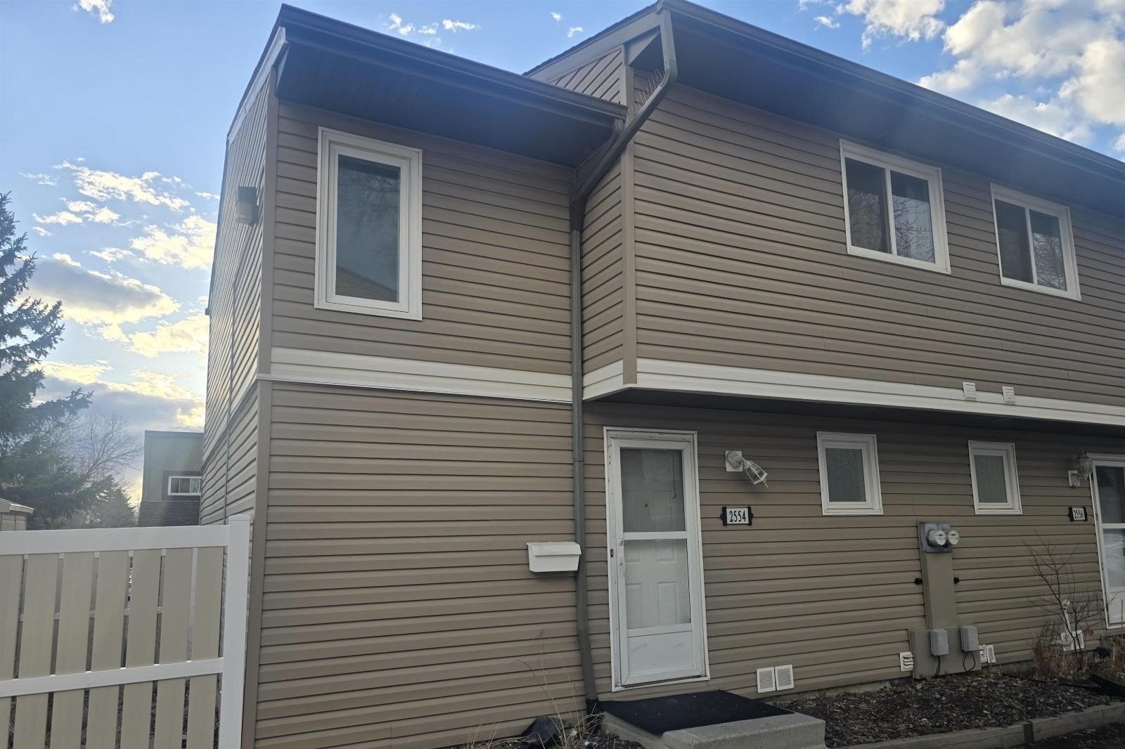 Additional image 5 of 2554 79 Street NW, Edmonton, AB, T6K3Y4