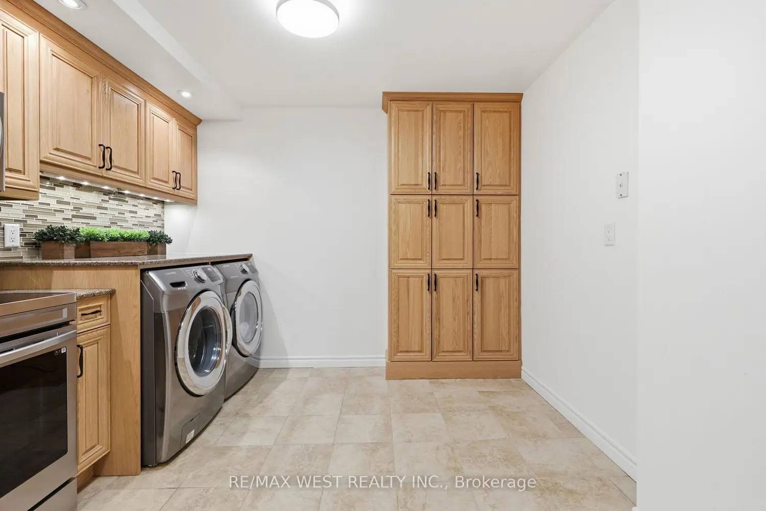 Additional image 7 of 1275 Markham Road 401
