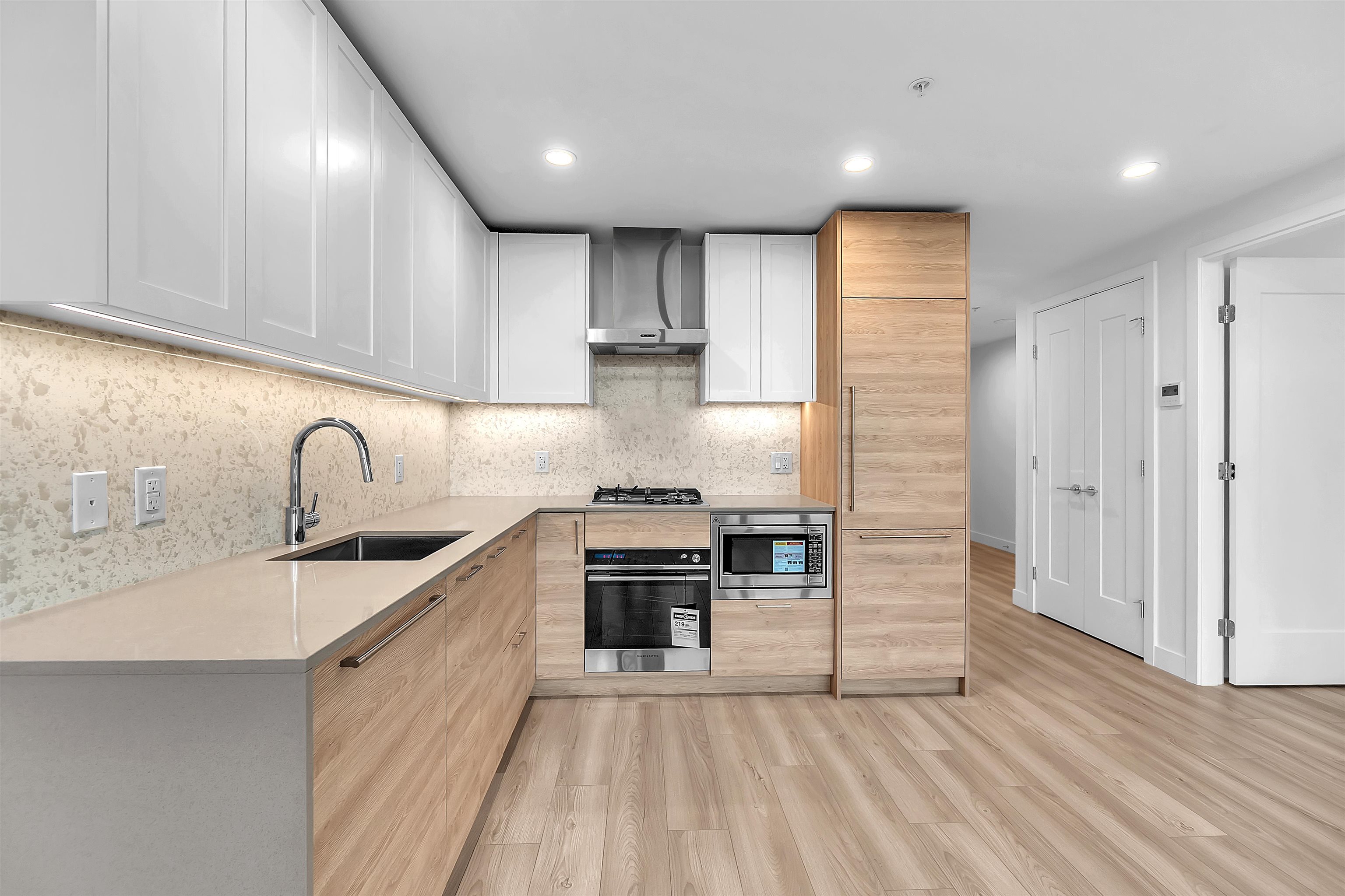 Additional image 6 of 2406-2381 Beta Avenue, Burnaby, BC, V5C 0P7