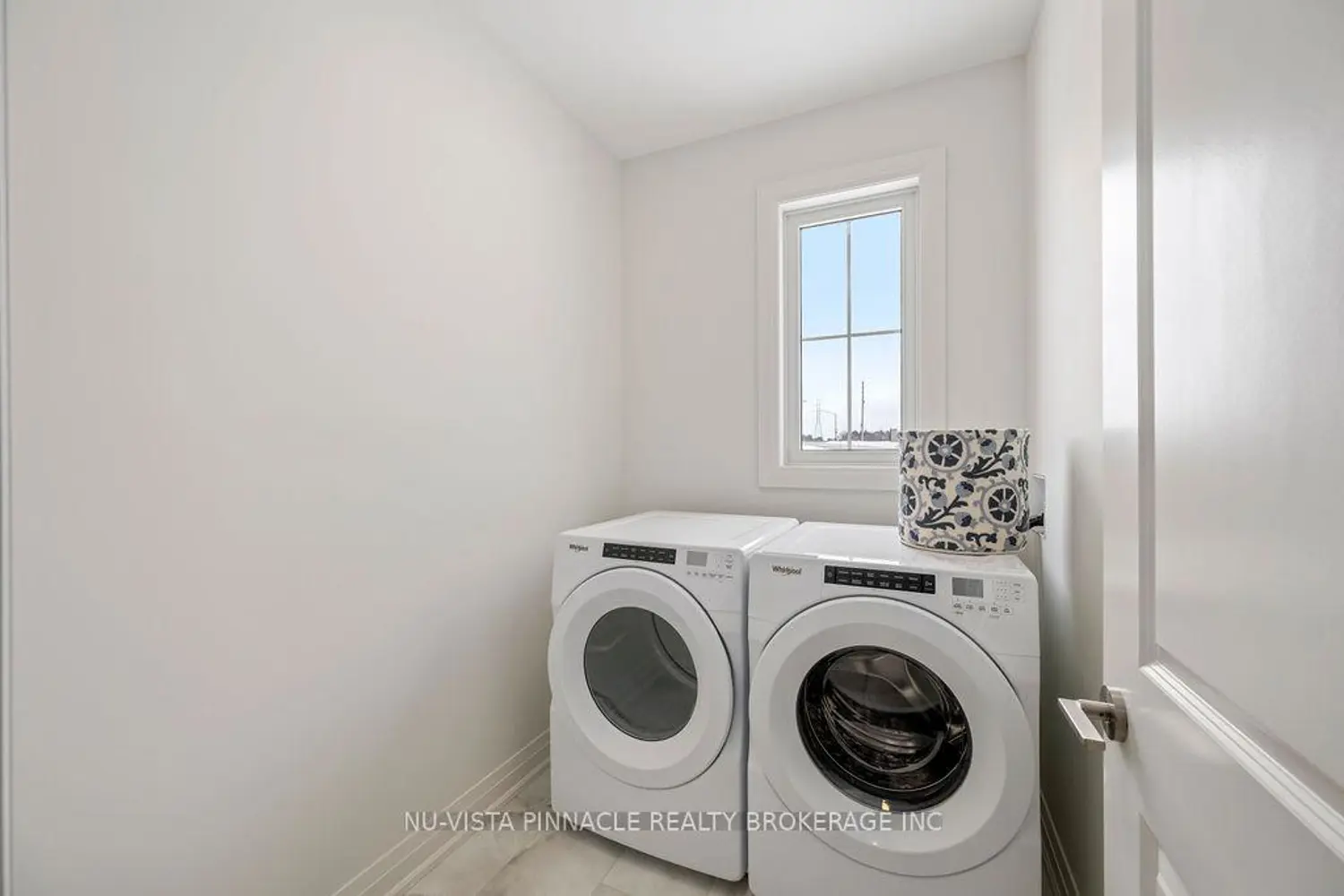 Additional image 10 of 2592 Sheffield Boulevard