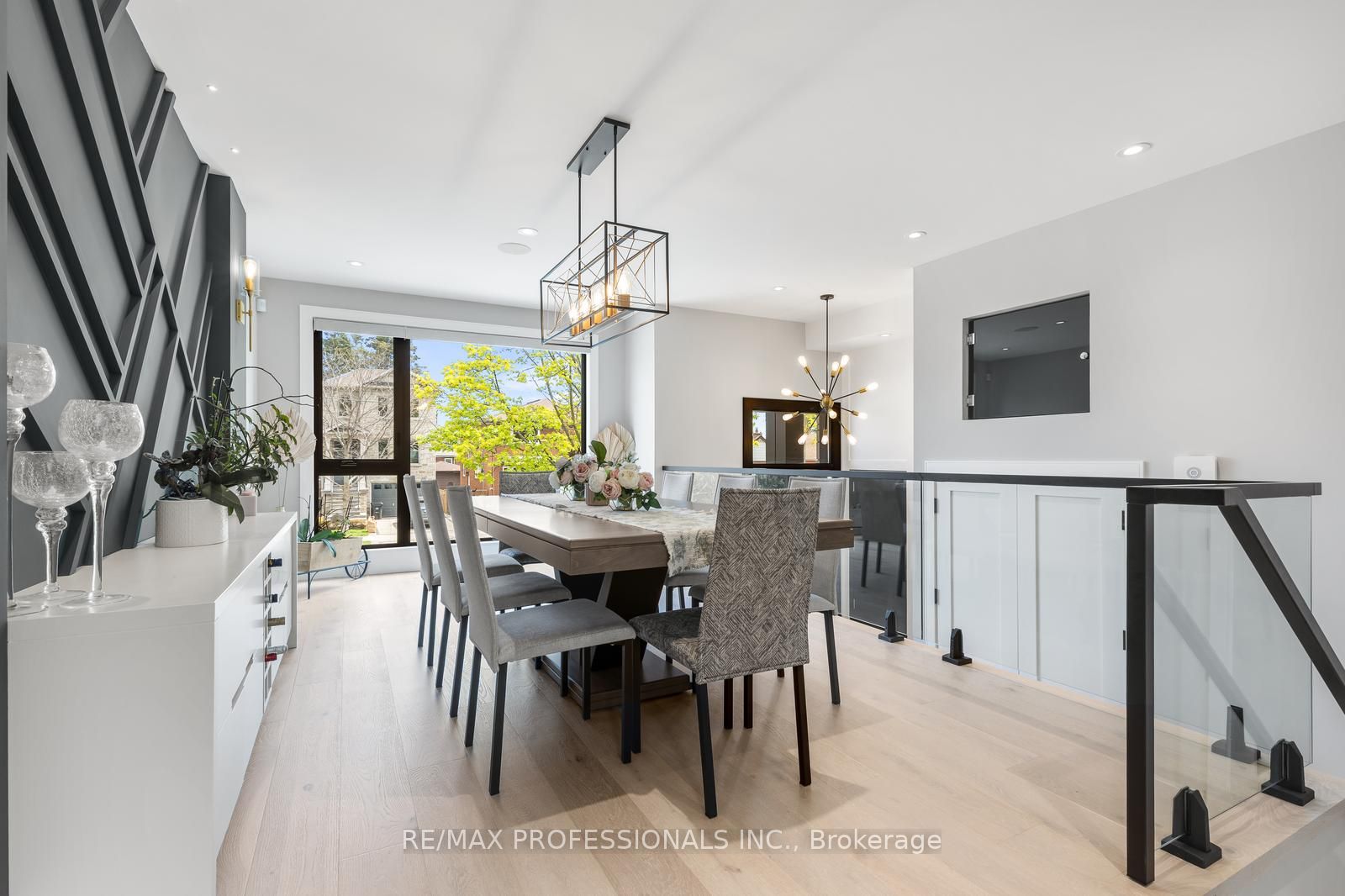 Additional image 3 of 216 Aldercrest Road, Toronto, ON, M8W 4J4