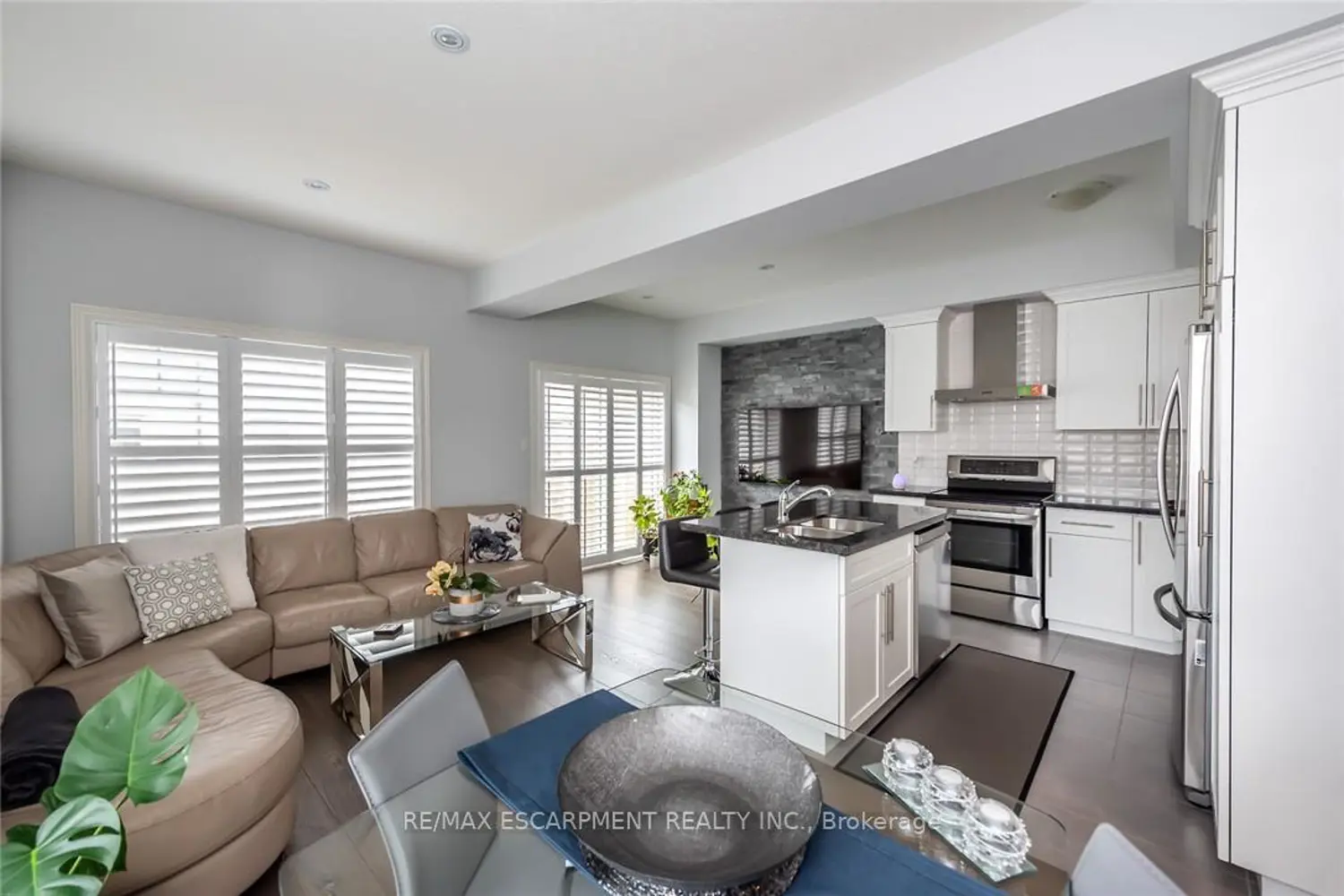 Additional image 2 of 98 Shoreview Place 42