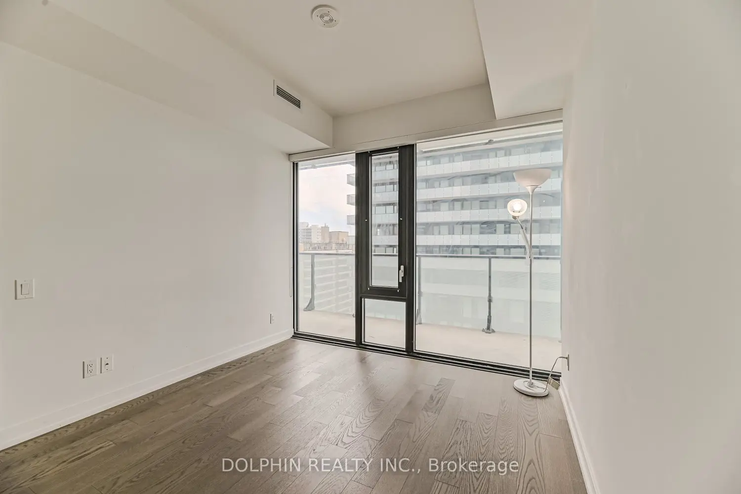 Additional image 11 of 161 Roehampton Avenue 1007
