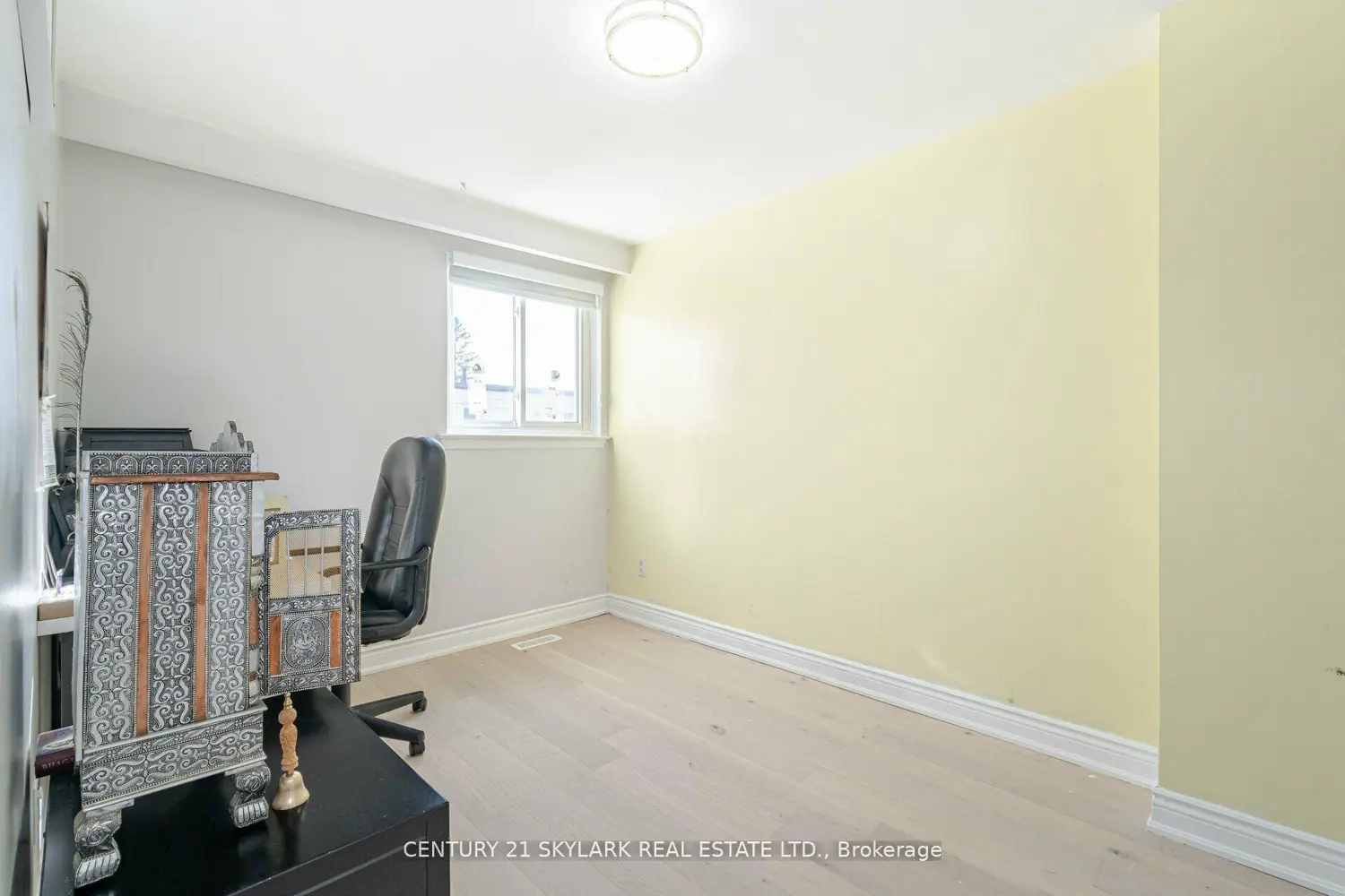 Additional image 11 of 435 Silverstone Drive 26