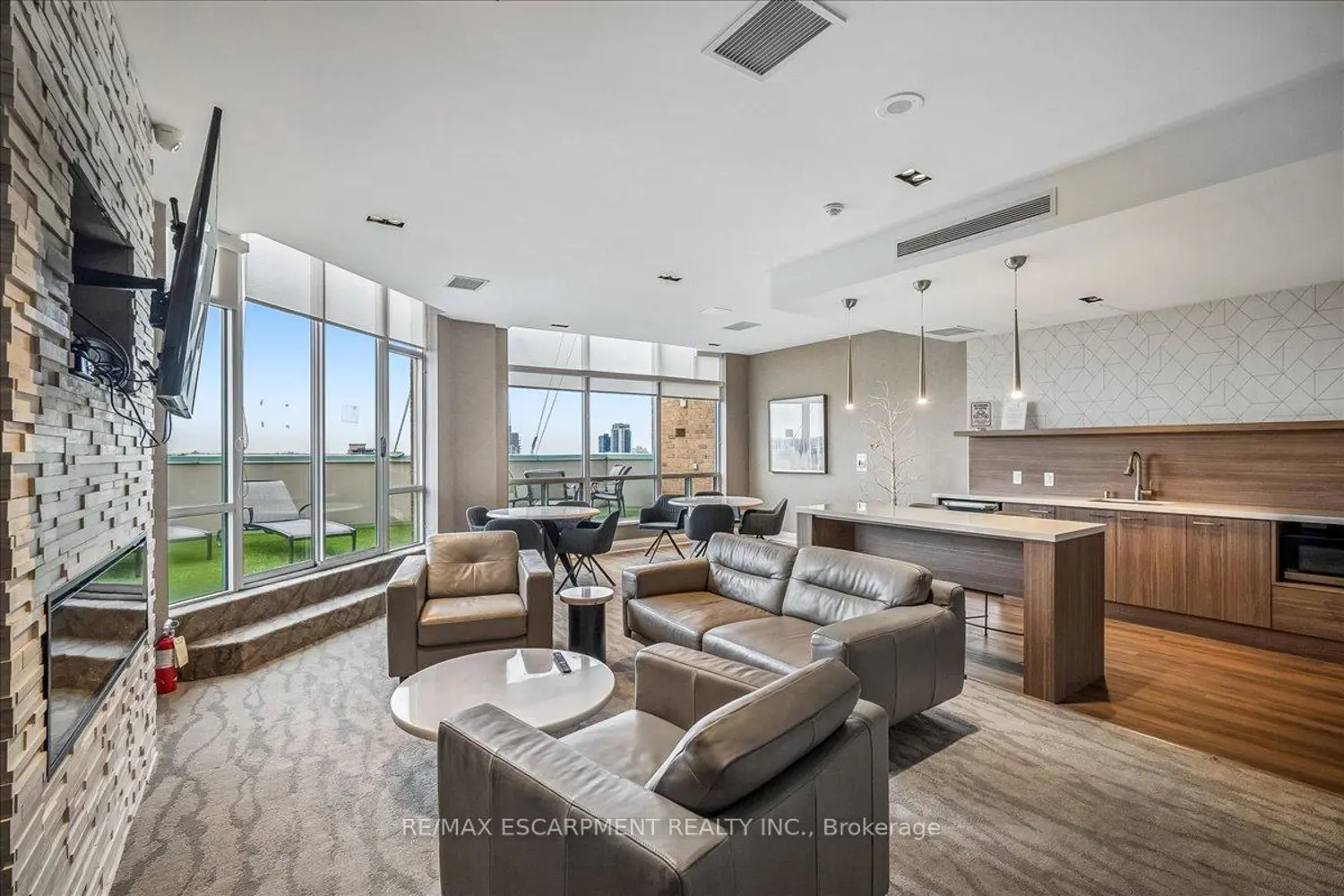 Additional image 15 of 1276 Maple Crossing Boulevard 106
