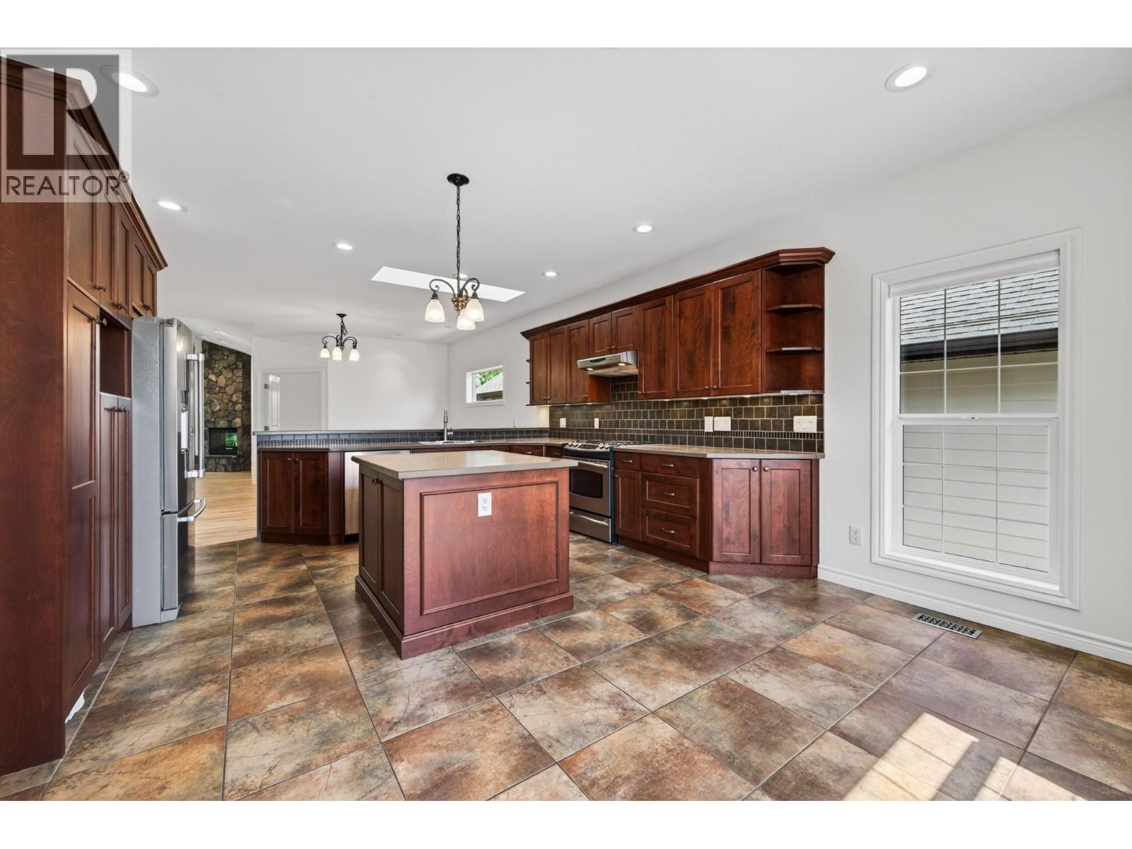 Additional image 5 of 606 Stoneridge Lane, Kamloops, BC, V2H0A7
