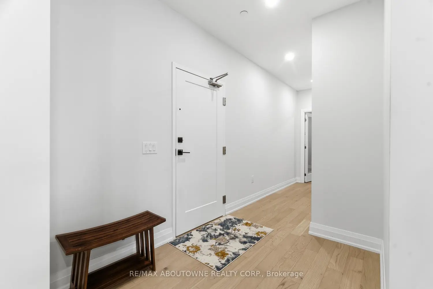 71 Wyndham Street 506 photo 3